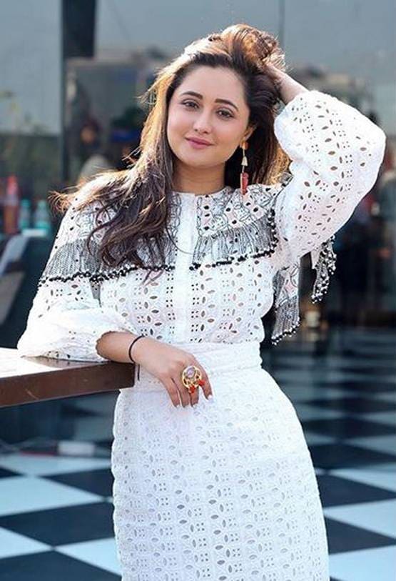 6 साल की उम्र में रश्मि संग छेड़छाड़, बस में हुई गलत ढंग से छूने की कोशिश