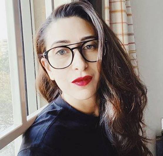 सर्द मौसम, तेज बारिश, कांपते हुए करिश्मा कपूर ने दिया था बोल्ड किसिंग सीन