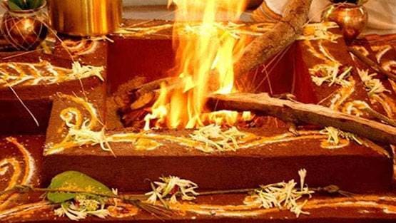 होलाष्टक में इन राशि वालों को हो सकता है नुकसान