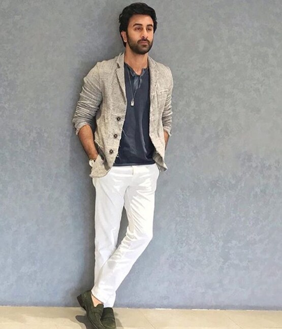 जॉन अब्राहम से करीना तक, होली से दूर भागते हैं ये फिल्मी सितारे