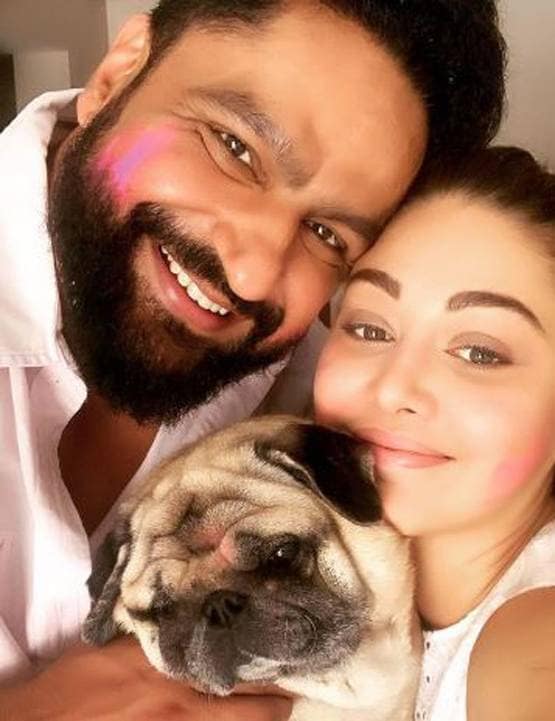 दीपिका कक्कड़ से लेकर रश्मि देसाई तक, टीवी सेलेब्स ने जमकर खेली होली