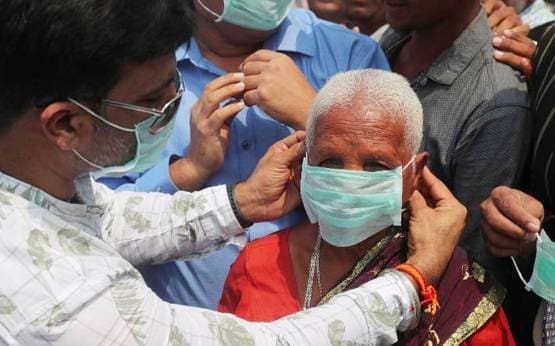 क्या कोरोना से बचाएगा फेस मास्क? जानें कब पहनना है जरूरी