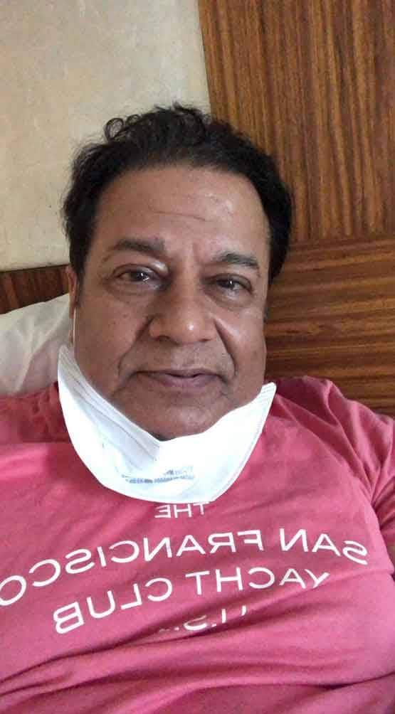 कोरोना वायरस के कहर के बीच सेल्फ आइसोलेशन में बॉलीवुड स्टार्स, Photos