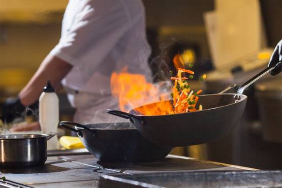 कोरोनाः जानें- कितनी सेफ हैं सब्जियां और ग्रोसरी स्टोर का राशन?