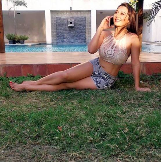 रणबीर कपूर की एक्ट्रेस ने बिकिनी में शेयर की तस्वीरें, वायरल