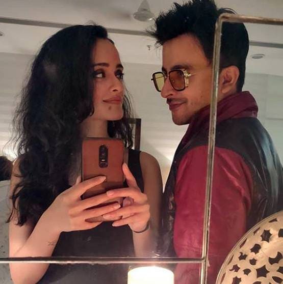 पर्दे के भाई-बहन बने रियल लाइफ पार्टनर, 2 साल डेटिंग के बाद की शादी