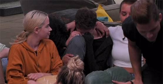 बिग ब्रदर के घर कैद कंटेस्टेंट थे कोरोना से बेखबर, पता चला तो छलके आंसू