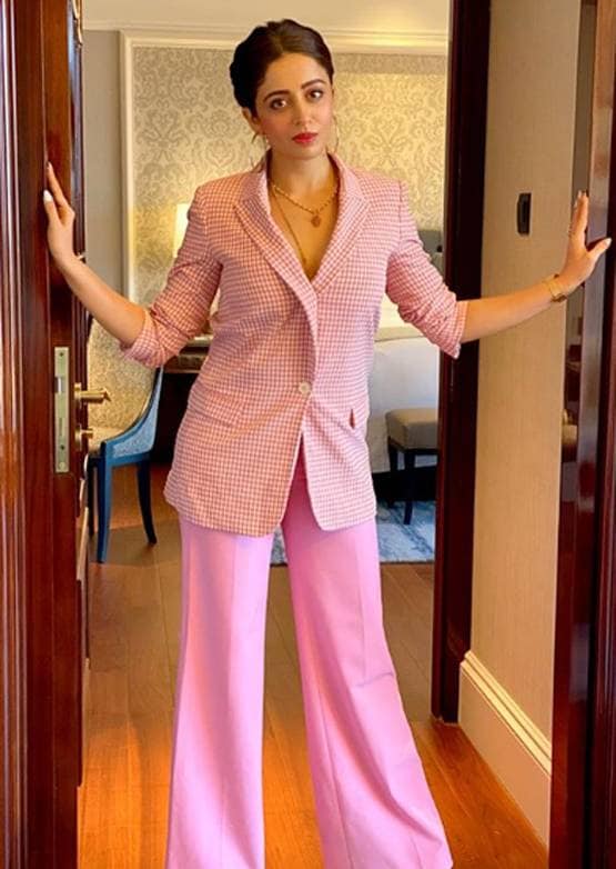 शादी के बाद नेहा का पहला गुडी पड़वा, क्वारनटीन में यूं किया सेलिब्रेट