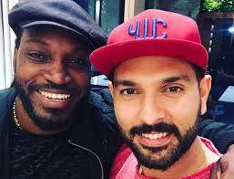 VIDEO: हिंदी डायलॉग बोलने में फिसली गेल की जुबान, युवी नहीं रोक पाए हंसी