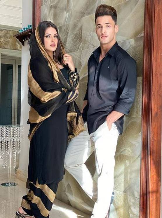 गजनी के आमिर खान लुक में दिखे आसिम रियाज, इंटरनेट पर वायरल तस्वीर