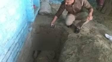 घर में खुदाई हुई तो चौंक गए लोग, जमीन से निकली लाश फिर हुआ ये बड़ा खुलासा