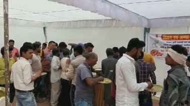 कोरोना वायरस-बर्ड फ्लू का खौफ, लोगों ने बांटे 5 क्विंटल चिकन-अंडे