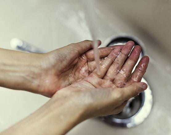 कोरोना: हाथ धोते वक्त न करें कोई गलती, यहां जानें सही तरीका