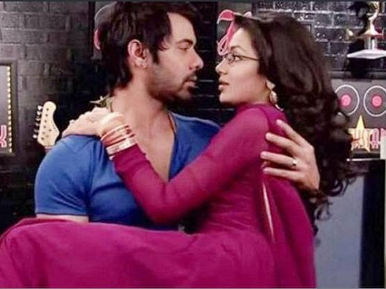 कोरोना: शूटिंग रुकने से अधूरी छूटी कहानी, TRP में हिट 8 शोज को नुकसान