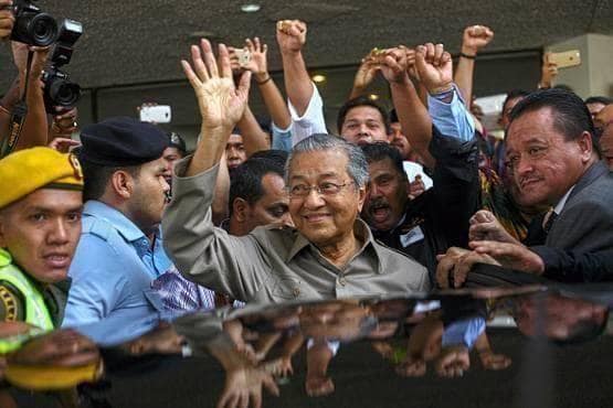 महातिर के मंसूबों पर फिरा पानी, मोहियुद्दीन बने मलेशिया के PM