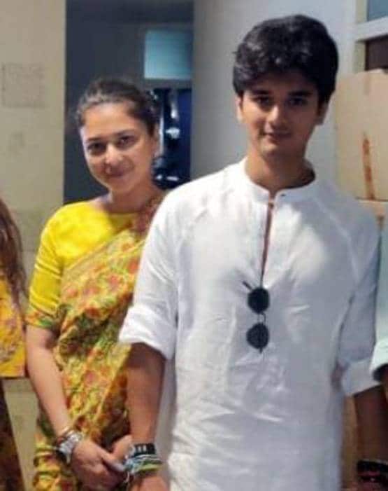 ये हैं जूनियर सिंधिया, सियासत में एंट्री के लिए इनसे ले रहे ट्रेनिंग