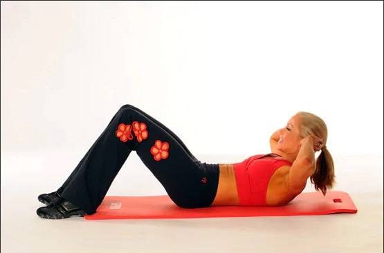 लॉकडाउन: 7 मिनट-10 एक्सरसाइज, घर में फिट रहने का ये है सीक्रेट