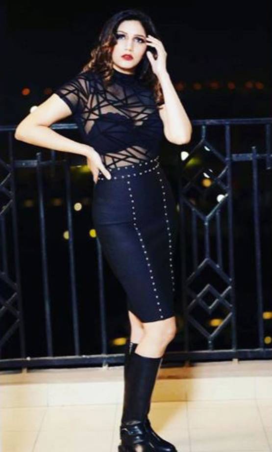 ब्लैक ड्रेस में सपना चौधरी का किलर लुक, फैंस बोले- तबाही