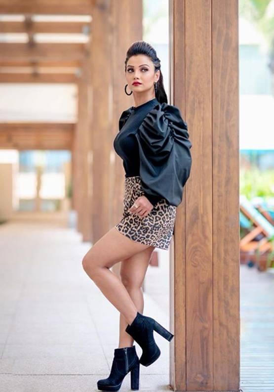 नागिन फेम अदा खान की खूबसूरती का चला जादू, मिला ये अवॉर्ड