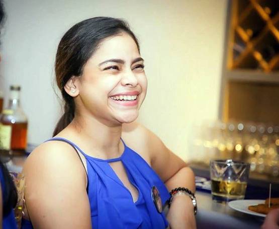 सुमोना चक्रवर्ती ने बिकिनी में शेयर की बोल्ड तस्वीर, इंस्टा पर हुई वायरल