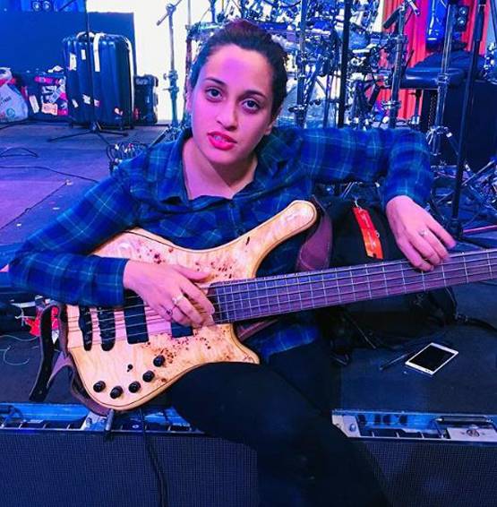 कोरोना: इटली में फंसी सिंगर की आपबीती, रोजाना एंबुलेंस की आवाजें सुनती हूं