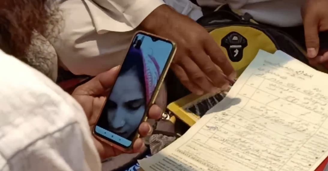 लॉक डाउन के बीच वीडियो कॉलिंग पर हुआ निकाह, जमकर हो रही तारीफ