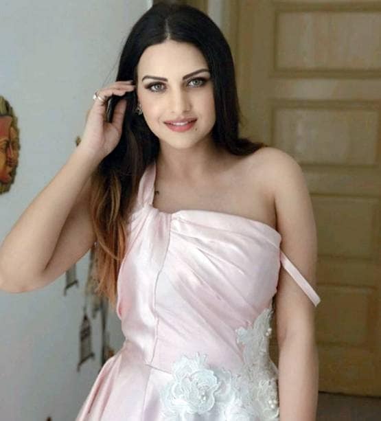 हेटर्स को हिमांशी का करारा जवाब, कहा- डायरिया हो जाए और ट्रैफिक में फंसे रहे