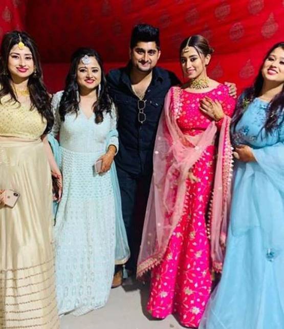 BB कंटेस्टेंट सोमी खान की बहन की शादी में पहुंचे दीपक, देखें PHOTOS