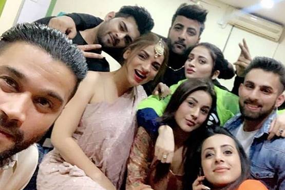 कोरोना की वजह से बंद पारस-शहनाज के शो की शूटिंग, घर लौटे कंटेस्टेंट्स