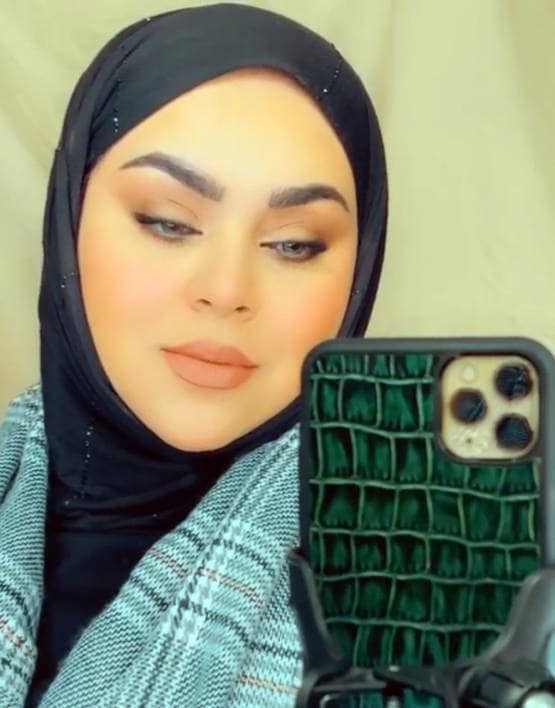 आर्टिस्ट ने बताया, कैसे रखें 'कोरोना मेकअप लुक', जमकर हो रहीं ट्रोल