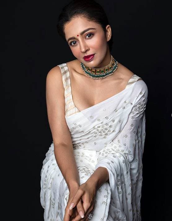 शादी के बाद नेहा का पहला गुडी पड़वा, क्वारनटीन में यूं किया सेलिब्रेट