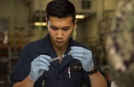 कोरोना की वैक्सीन सिर्फ अपने लिए खरीदना चाह रहा US! भड़का जर्मनी