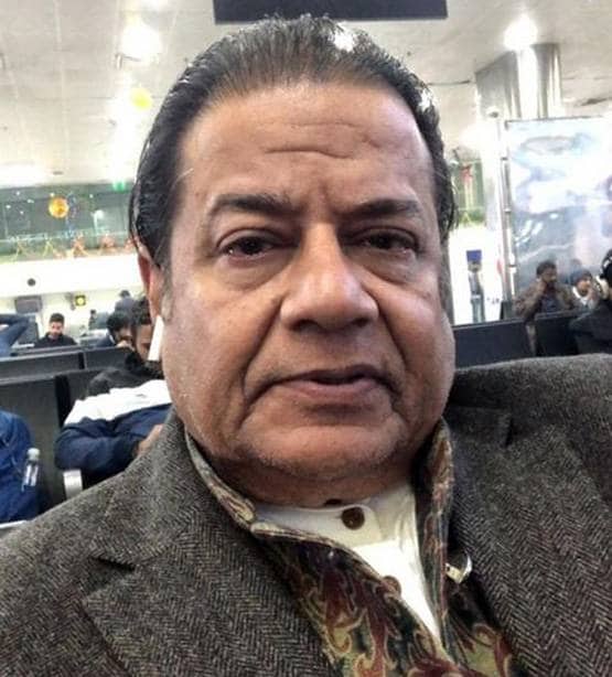 कोरोना: लंदन से लौटे जलोटा, डॉक्टर्स की निगरानी में होटल में कैद