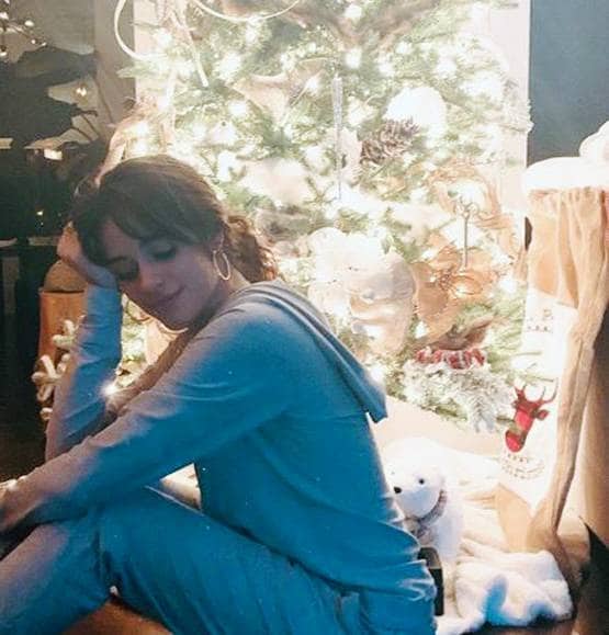 हॉलीवुड सिंगर ने बर्थडे पर दिया सरप्राइज, शेयर की पहली 'न्यूड फोटो'