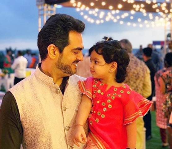 दो बेटियों की मां हैं ईशा देओल, कैसे काम और पैरेंटिंग को करती हैं बैलेंस?