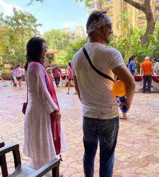 दीपिका कक्कड़ से लेकर रश्मि देसाई तक, टीवी सेलेब्स ने जमकर खेली होली