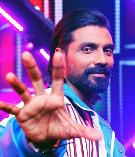 कोरियोग्राफर रेमो डीसूजा का शॉकिंग ट्रांसफॉर्मेशन, बाल्ड लुक वायरल