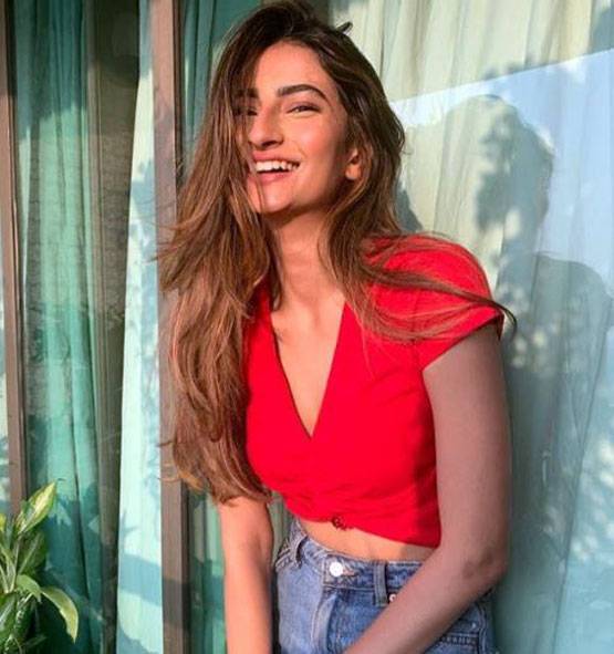 श्वेता तिवारी की बेटी पलक ने शेयर की बोल्ड तस्वीरें, हुईं वायरल