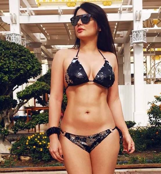 रणबीर कपूर की एक्ट्रेस ने बिकिनी में शेयर की तस्वीरें, वायरल