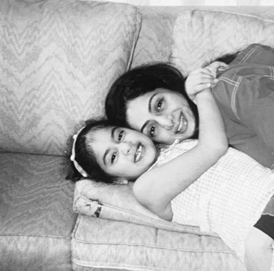 श्रीदेवी की प्रेयरमीट में छलका जाह्नवी का दर्द, लिखा-काश आप यहां होतीं