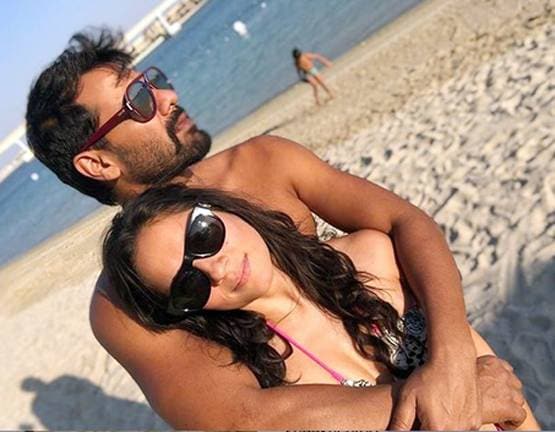 लॉकडाउन: हेयर स्टाइलिस्ट बने कुमकुम भाग्य फेम एक्टर, काटे बेटों के बाल