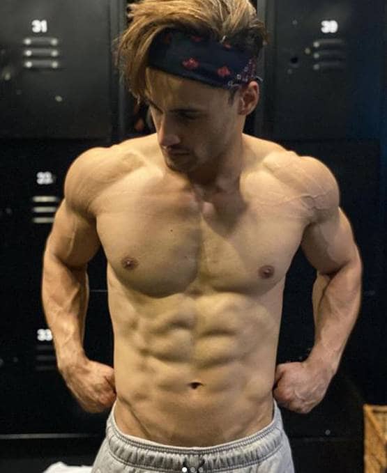 गजनी के आमिर खान लुक में दिखे आसिम रियाज, इंटरनेट पर वायरल तस्वीर