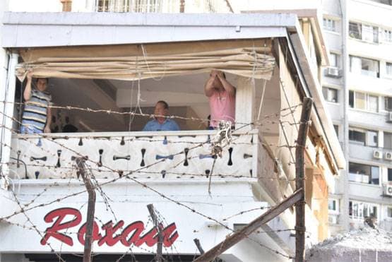 अनुपम से सलीम खान तक, कोरोना कमांडोज के सम्मान में निकले सितारे, बजाई ताली