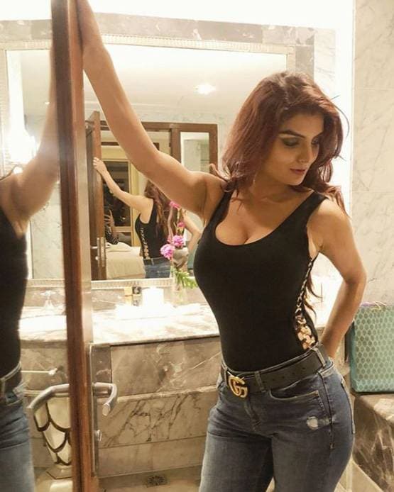 'गंदी बात' फेम अन्वेषी जैन का बोल्ड लुक वायरल, PHOTOS