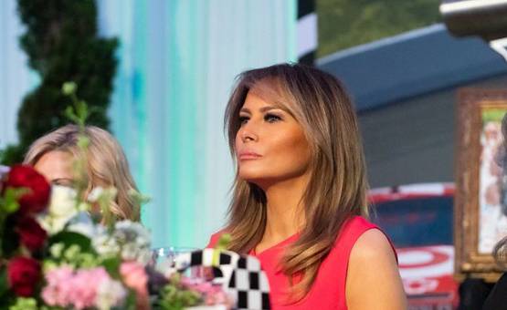 मेलानिया ट्रंप का पुराना फोटोशूट क्यों हो रहा वायरल?