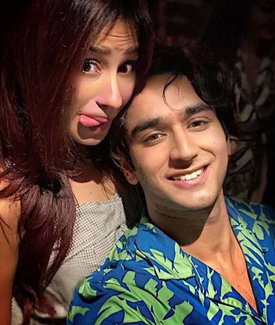 बिग बॉस कंटेस्टेंट्स की री-यूनियन पार्टी, नहीं दिखे सिद्धार्थ-शहनाज