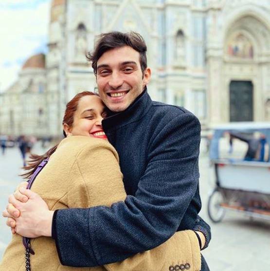 कोरोना: इटली में फंसी सिंगर की आपबीती, रोजाना एंबुलेंस की आवाजें सुनती हूं