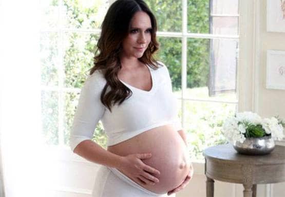 प्रेग्नेंट महिला से बच्चे को होगा कोरोना वायरस? डॉक्टर ने बताया