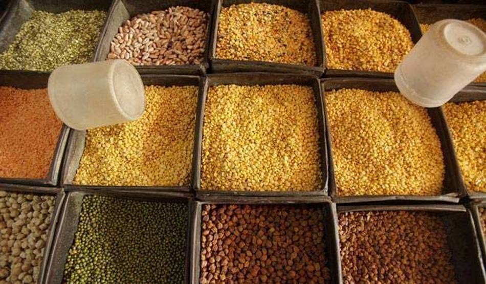 कोरोना वायरस की वजह से घर में हैं तो इन चीजों को रखें अपने पास