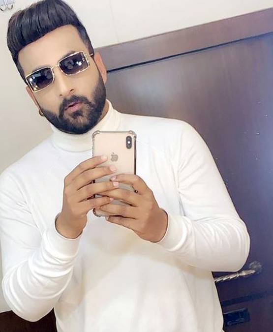 भाई-बहन में तू तू-मैं मैं, शहबाज ने दी गाली तो फूट-फूटकर रोईं शहनाज